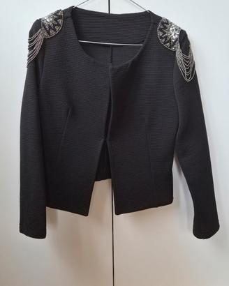 Blazer Nero Corto con Spalline Gioiello e Catene 