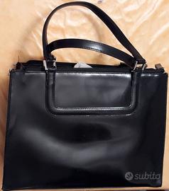 Coccinelle  borsa a mano in vernice nera