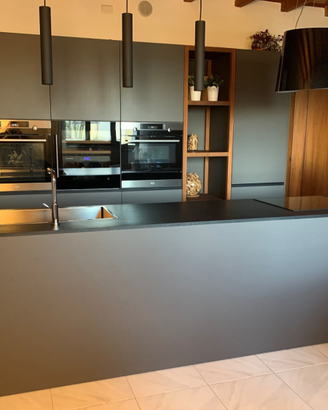 Scaffale marca Valcucine finitura noce canaletto
