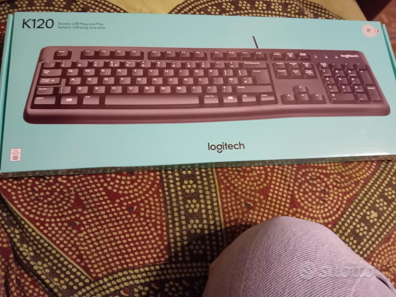 Logitech K120 Tastiera con Cavo per Windows, USB Plug-and-Play, Dimensioni  Standard, Resistente agli Schizzi, Barra Spaziatrice