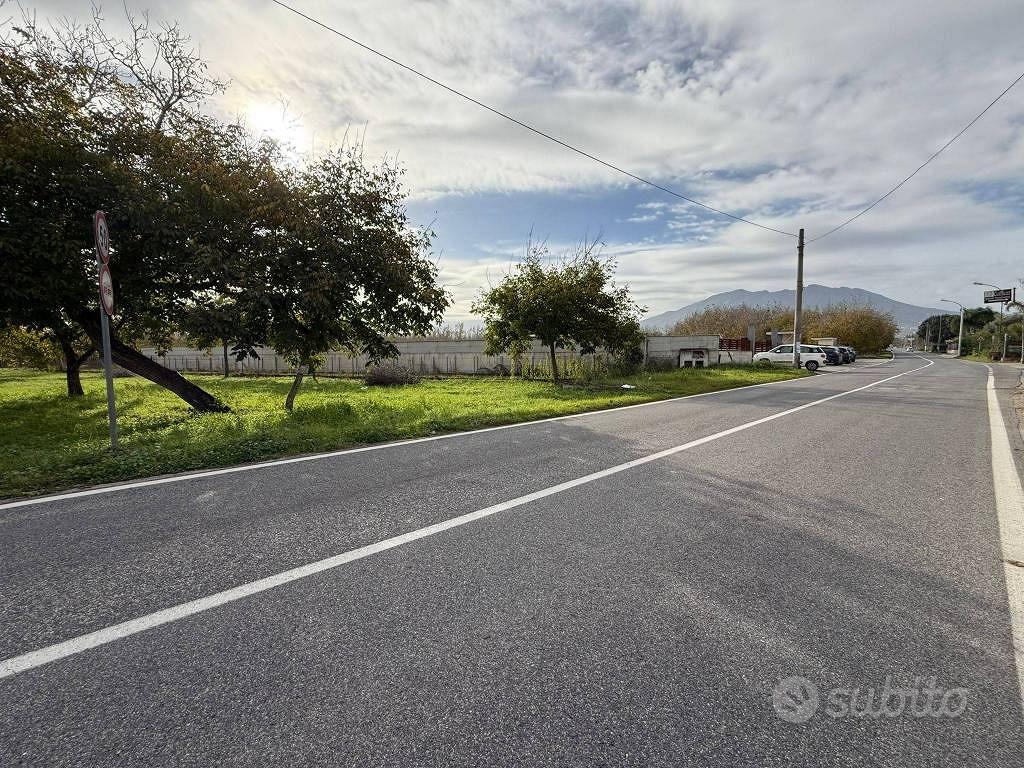 Terreno di 3100 m² a Saviano - Vista 2