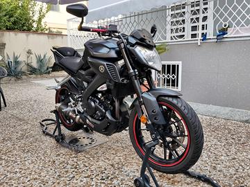 Yamaha MT-125 – Scarico MIVV e accessori sportivi