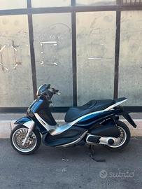 Beverly 300