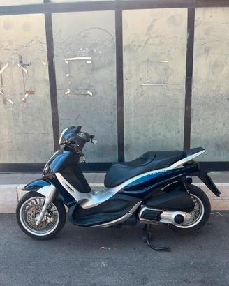Beverly 300