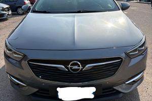 Oper insignia grand sport