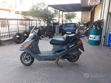 scooter kimco Dink 150 