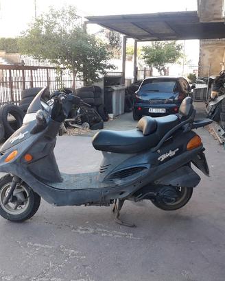 scooter kimco Dink 150 
