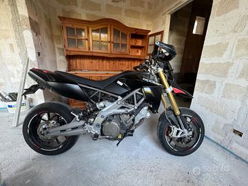 Aprilia dorsoduro 750 cc