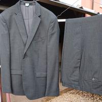 Completo uomo con camicie e cravatte