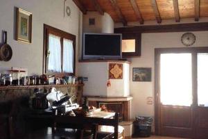 Villa di 180 m² con 5 locali e posto auto a Monsum