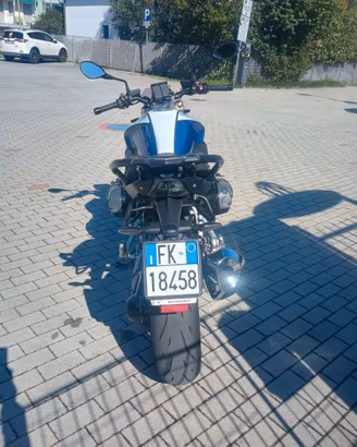 BMW r1250r