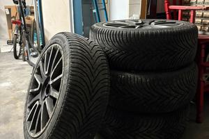 Treno cerchione e gomma 225/45 R17