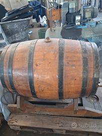 botte di vino con motore 