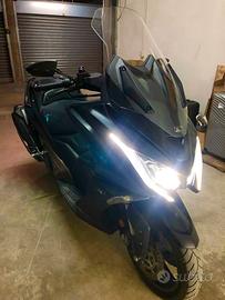 Kymco ak 550