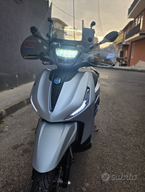 Beverly 300 s hpe pari al nuovo