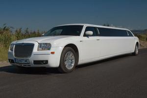 Chrysler 300 140-inch Stretch Limousine Pinnacle