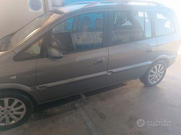 Opel Zafira 2004