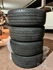 4 pneumatici Pirelli P zero nero gt