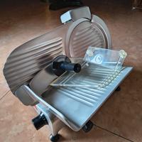 Affettatrice a gravità 