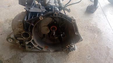 cambio manuale Peugeot 2.2 sigla 4h03 
