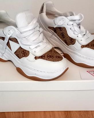 Scarpe Guess