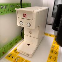 Macchinetta caffe Illy iperespresso capsule