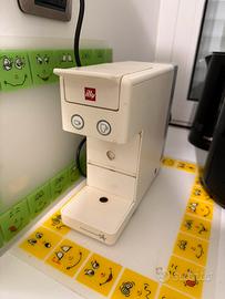Macchinetta caffe Illy iperespresso capsule