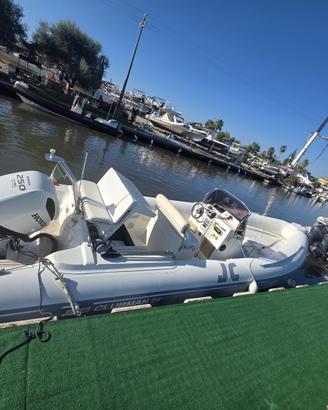 Joker Boat Clubman 26 honda V6 250 bianco