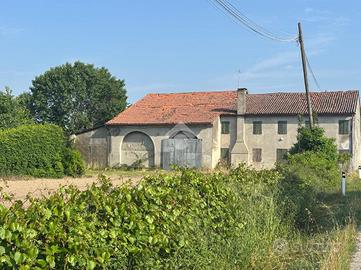RUSTICO A GRANZE