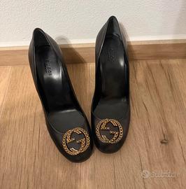Décolleté Gucci in Pelle Nera con logl doppia GG