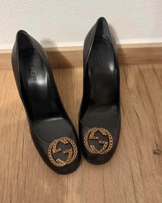 Décolleté Gucci in Pelle Nera con logl doppia GG