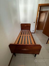 Cameretta con letto singolo e 2 armadietti