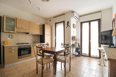 2 LOCALI A TORTORETO