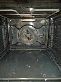 Forno incasso termoventilato. 