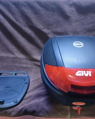 Bauletto Givi Moto scooter e Vespa 