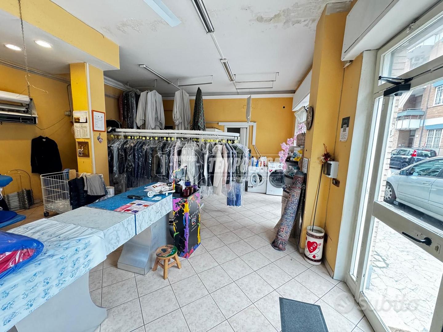 Locale Commerciale a Roma 2 locali - Altro