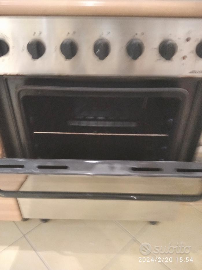 Cucina 4 fuochi a gas più forno elettrico - Arredamento e Casalinghi In  vendita a Bergamo