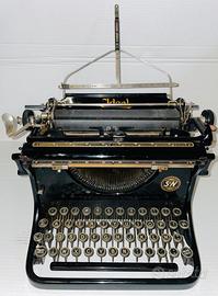 Macchina da scrivere Ideal S&N vintage anni ‘20