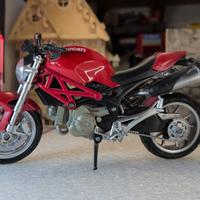 Ducati Monster 1100 - New Ray Moto 1:12 - Rosso 