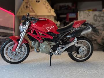 Ducati Monster 1100 - New Ray Moto 1:12 - Rosso 