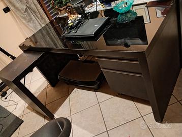 Scrivania Ikea Malm con vetro