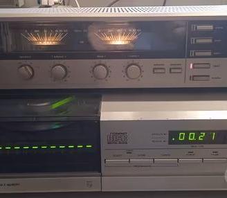 PHILIPS CD303