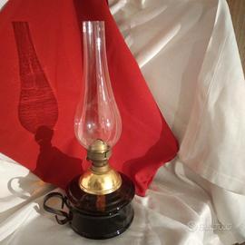 Vecchi lampada a petrolio
