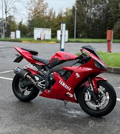 Ricambi YAMAHA YZF R1 2002/03 con soli 30 mila km