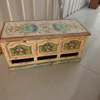 Cassapanca con tre cassettini