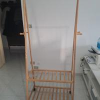 Appendiabiti in legno bambù con ruote