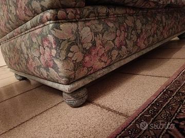 2 divani in vero piumino e legno