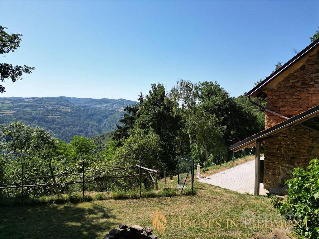 Rustico / Casale di 400 m² con più di 5 locali a G - Vista 3