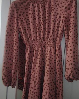 Vestitino rosa con fantasia a pallini