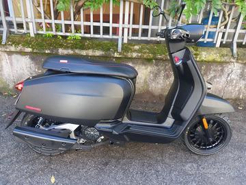 NUOVA LAMBRETTA V 125cc MATT BLACK